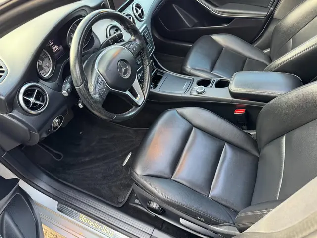 Mercedes-Benz CLA 200 Edition 1 PANO AUT!! 2013 Benzine 12