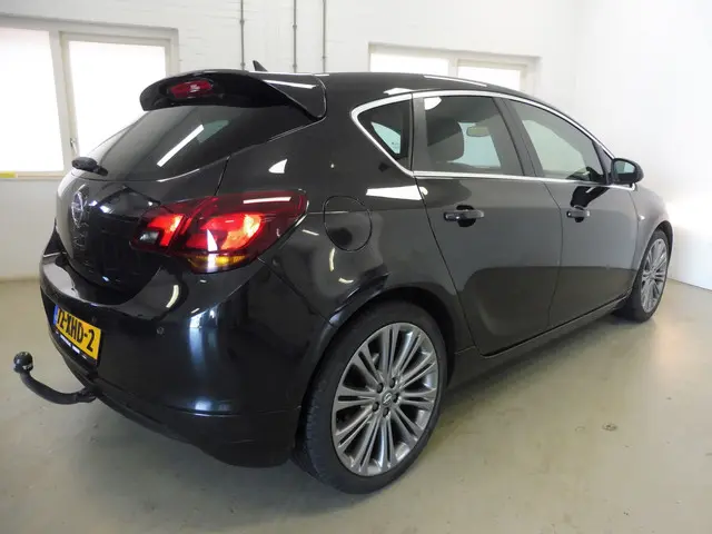 Opel Astra 2