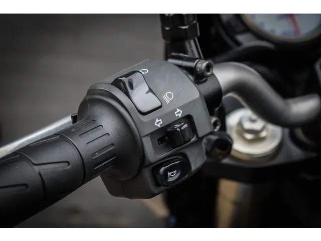 Kawasaki Z1000 Tour 2016 Benzine 7