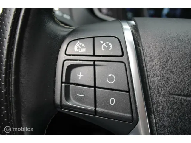 Volvo V40 2.0 T2 R-Design/Navi/Tel/Pdc/Trekhaak/ 2015 Benzine 31