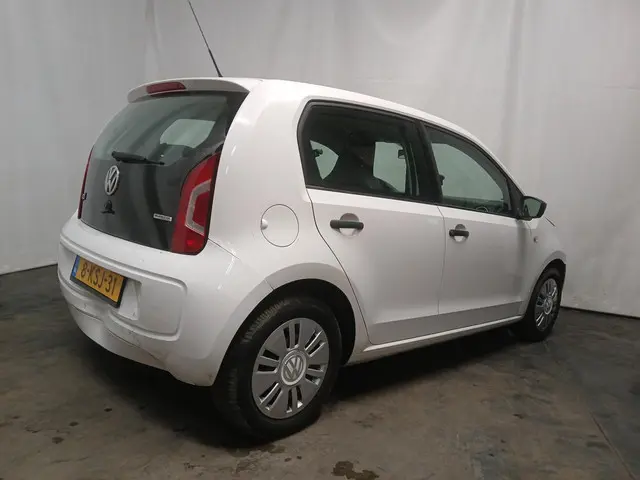 Volkswagen up! 1.0 take up! BlueMotion - Schade 2013 Benzine 5