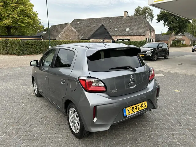 Mitsubishi Space Star 1.2 Active 2021 Benzine 8