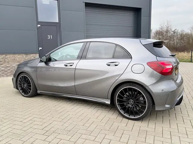 Mercedes-Benz A-Klasse AMG 45 4MATIC 2016 Benzine 23