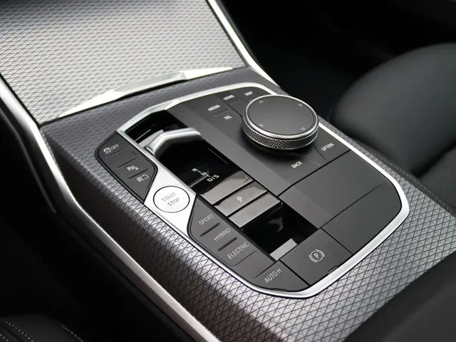 BMW 3 Serie Sedan 330e 2025 Hybride Benzine 11