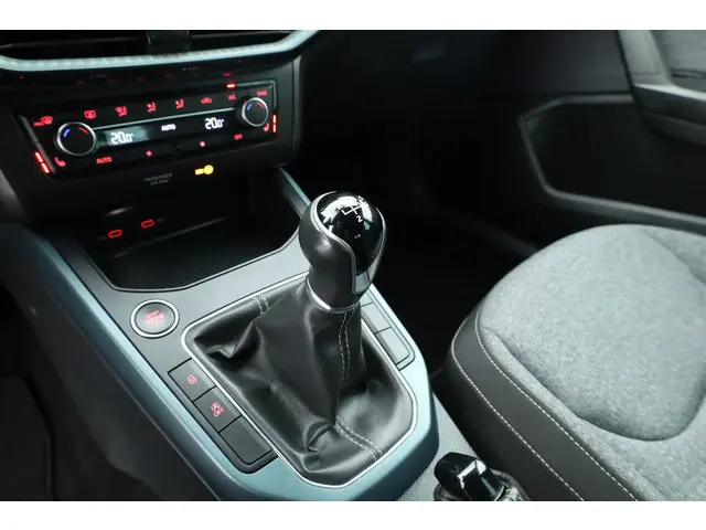 SEAT Arona 1.0 TSI Xperience 2021 Benzine 6