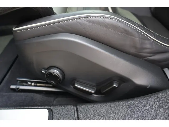 Volvo V60 T8 Recharge AWD R-Design 2022 Hybride Benzine 20