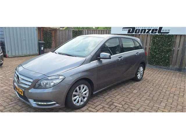 Mercedes-Benz B-Klasse 180 Prestige 2014 Benzine 4