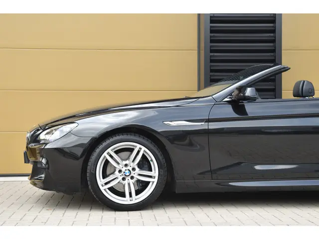 BMW 6 Serie Cabrio 640xi High Executive 2013 Benzine 4