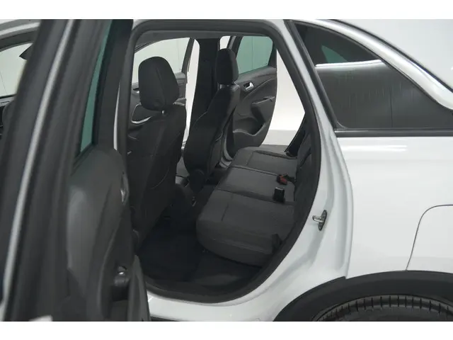 Opel Crossland Turbo 130 AT6 Elegance 2024 Benzine 28