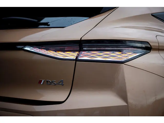 DS DS 4 E-Tense Rivoli 2022 Hybride Benzine 32