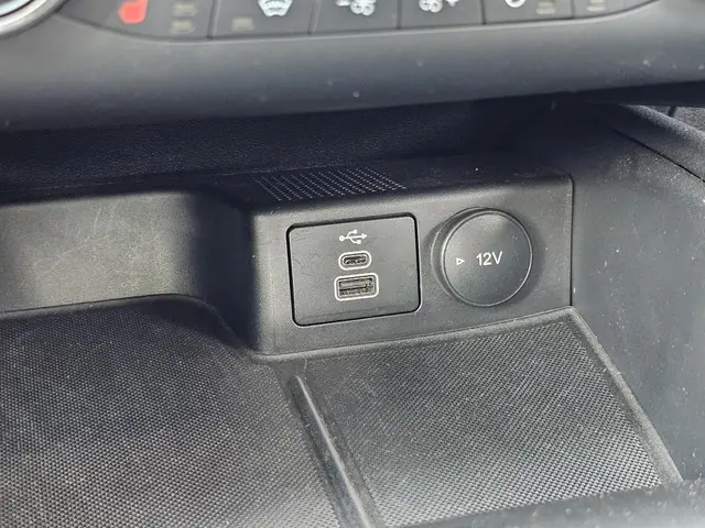 Ford Kuga 2.5 PHEV Titanium 2023 Hybride Benzine 25