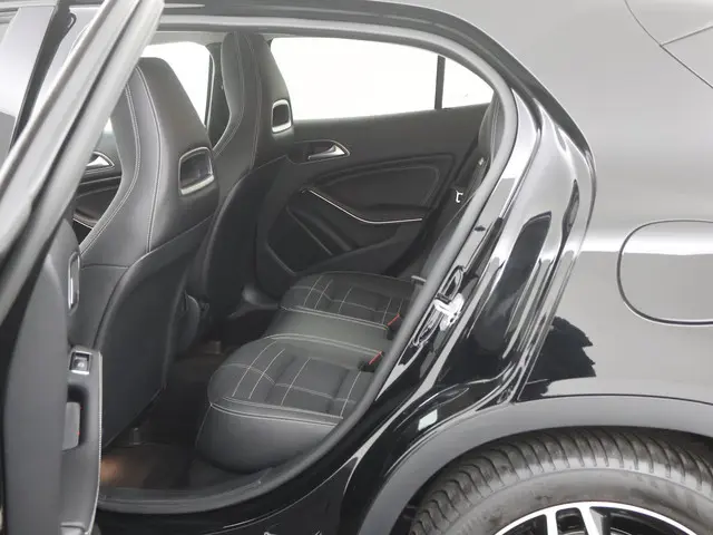 Mercedes-Benz GLA 180 Ambition AUTOM. 2016 Benzine 11