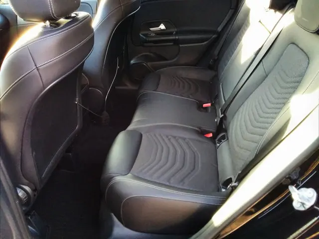 Mercedes-Benz B-Klasse 180 Premium Plus 2019 Benzine 16