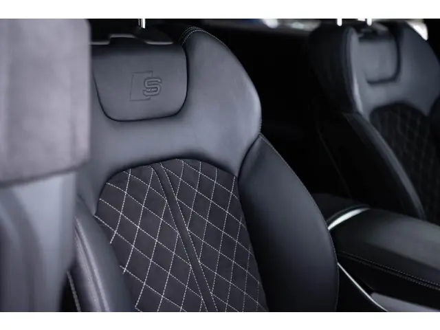 Audi Q8 55 TFSI quattro 2019 Benzine 60