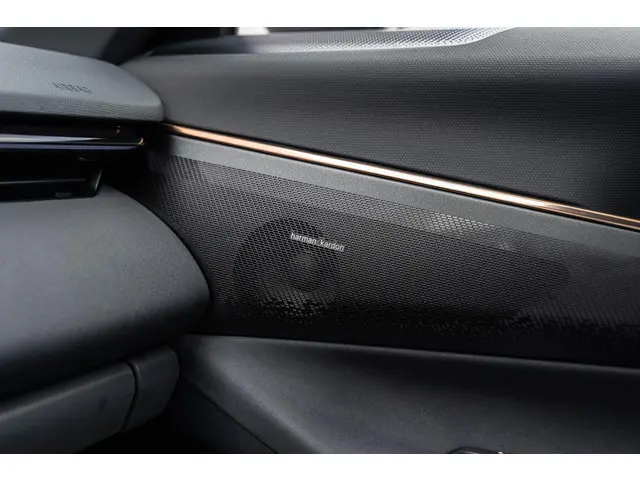 Lynk & Co 08 1.5 More 2025 Hybride Benzine 47