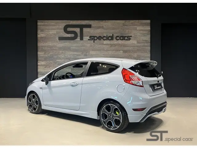 Ford Fiesta 1.6 ST200 2016 Benzine 7