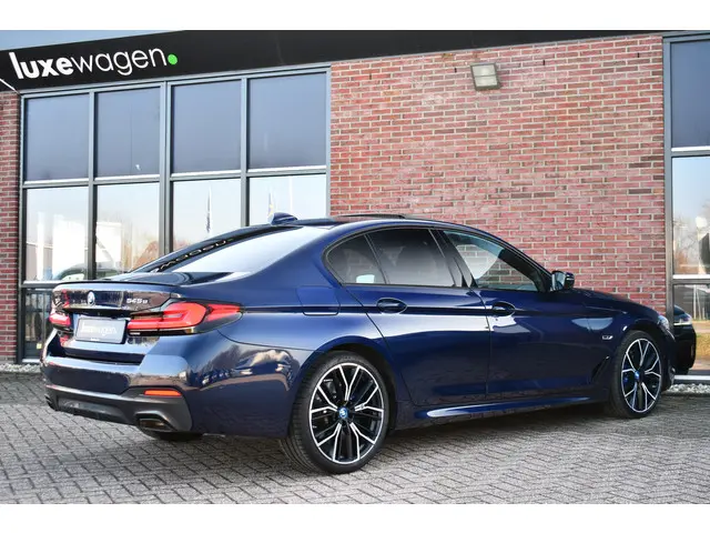 BMW 5 Serie 545e xDrive M-Sport 2021 Hybride Benzine 42