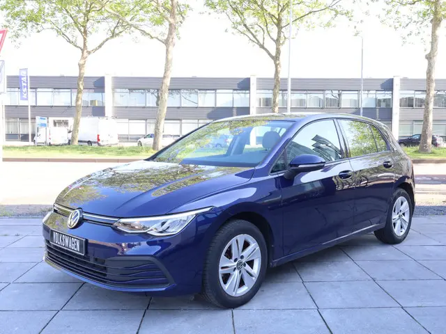 Volkswagen Golf 1.5 eTSI Life 2022 Benzine 22