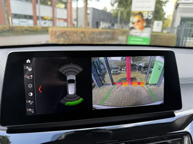 BMW X1 sDrive20i Business Edition Plus 2021 Benzine 25