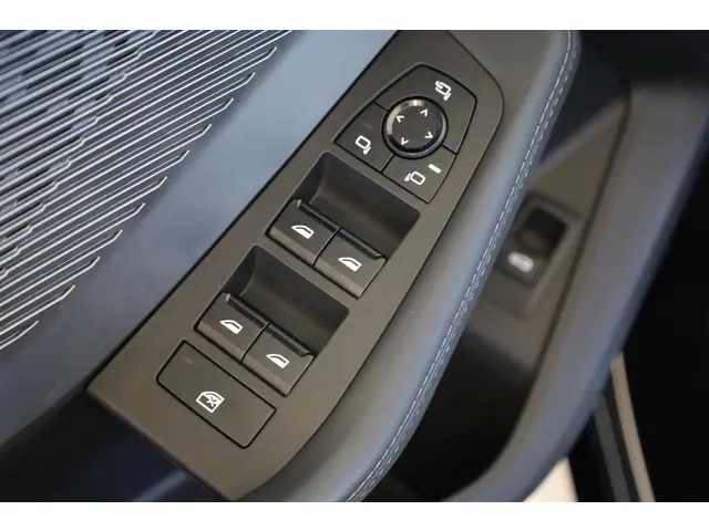 BMW 1 Serie 120 2024 Benzine 24