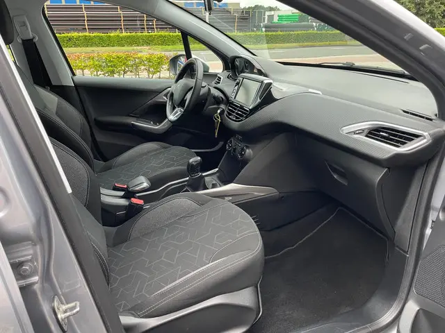 Peugeot 2008 1.2 PureTech Active|NL auto| 2017 Benzine 19