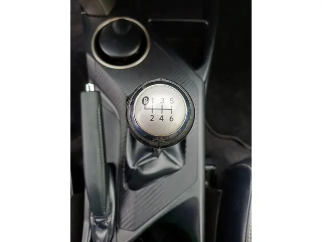 Toyota RAV4 2.0 Executive Business 4WD 2013 Benzine 43