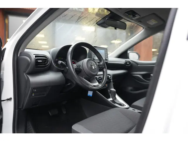 Toyota Yaris 1.5 Hybrid Comfort 2021 Hybride Benzine 15