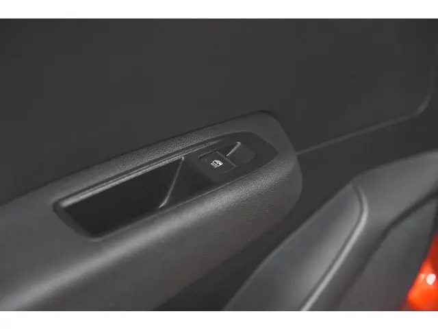 Renault Clio TCe 90 GPF Techno 2025 Benzine 34