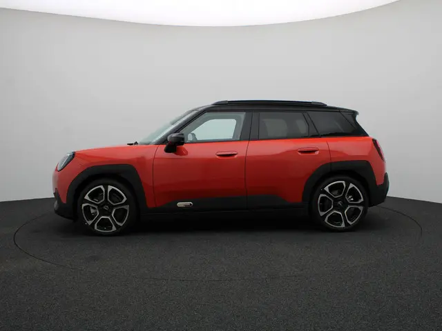 MINI Aceman SE Favoured XL 54.2 kWh 2025 Elektrisch 4