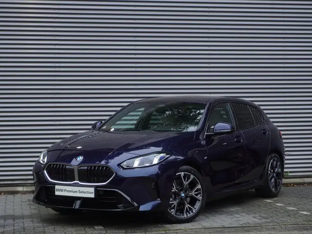 BMW 1 Serie 5-deurs 120 2025 Benzine 34