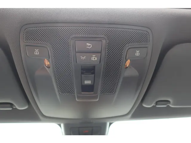 Mercedes-Benz B-Klasse 200 PRESTIGE 2014 Benzine 22