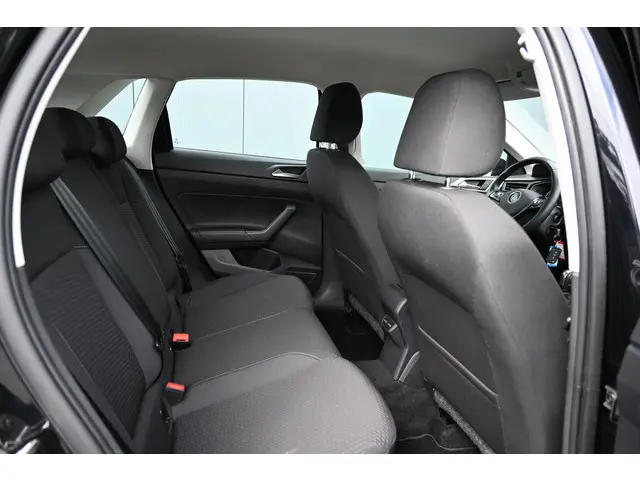 Volkswagen Polo 1.0 TSI Comfortline 2021 Benzine 24