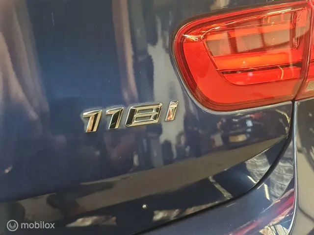 BMW 1 Serie 118i Executive Sportline 2019 Benzine 14