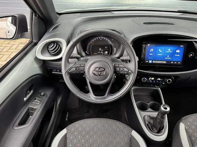 Toyota Aygo X 1.0 VVT-I MT PULSE 2024 Benzine 5