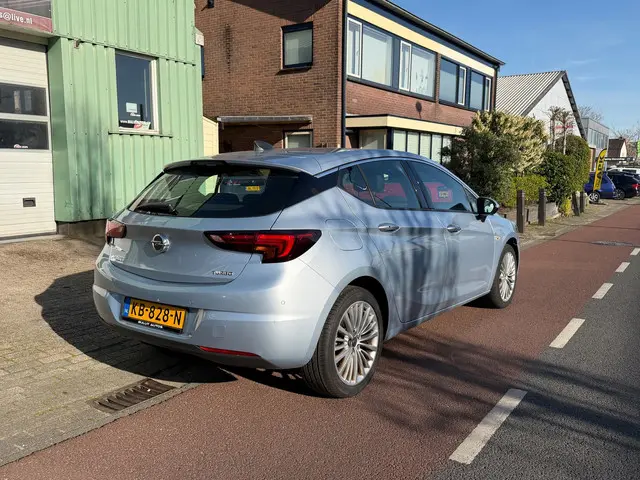 Opel Astra 1.4 Innovation AIRCO* CRUISE* N.A.P. ! 2016 Benzine 7