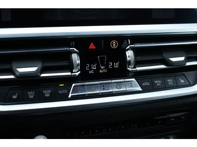 BMW 3 Serie Touring 330i High Executive 2020 Benzine 23