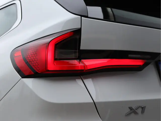 BMW X1 sDrive18i 2023 Benzine 14