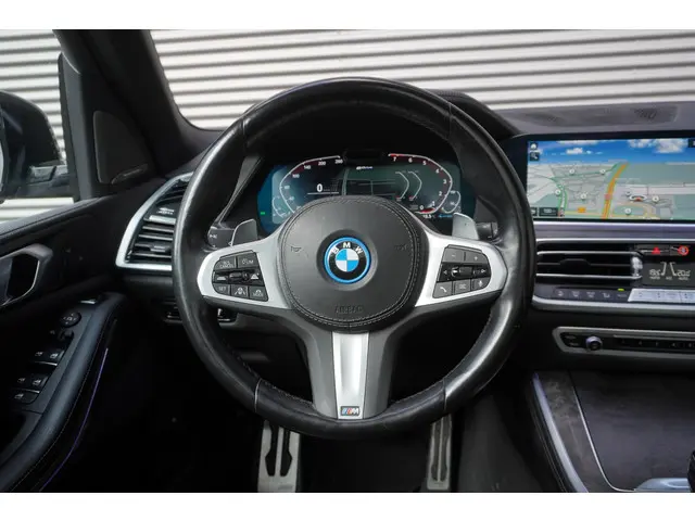 BMW X5 xDrive45e 2023 Hybride Benzine 7