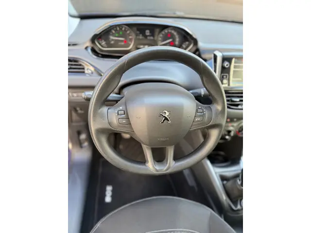 Peugeot 208 1.2 PureTech Blue Lion 2018 Benzine 35