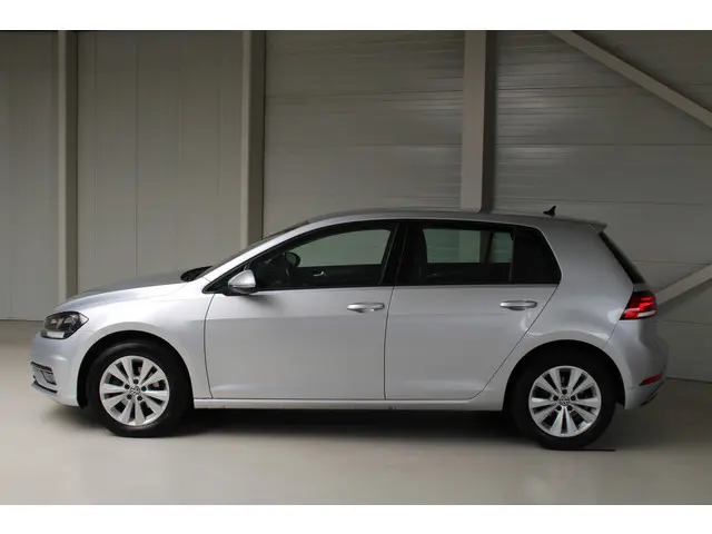 Volkswagen Golf 1.0 TSI Comfortline 2018 Benzine 2