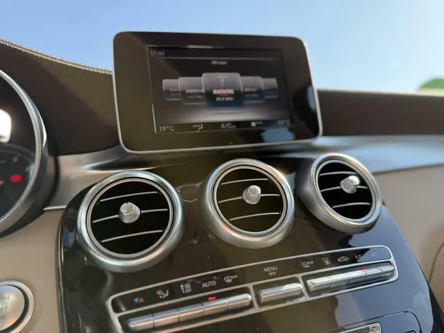Mercedes-Benz GLC 350e 4MATIC 2018 Hybride Benzine 8