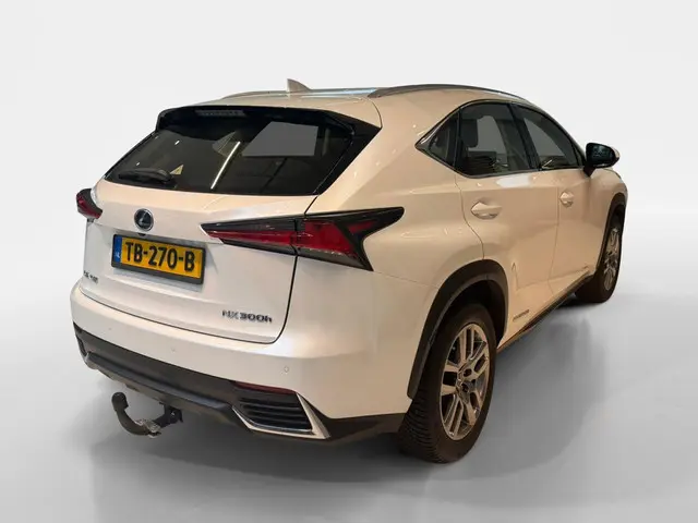 Lexus NX 300h AWD Business Line 2018 Hybride Benzine 11