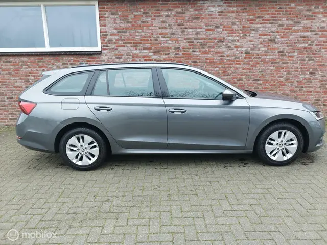 Škoda Octavia Combi 1.0 TSI Business Edition 2022 Benzine 6