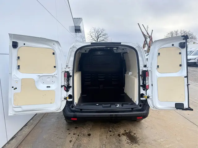 Ford Transit Courier 1.0 EcoBoost 100PK 2023 Benzine 11