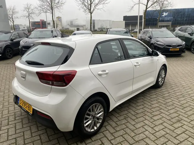 Kia Rio 1.0 T-GDi MHEV DynamicLine 2023 Hybride Benzine 5