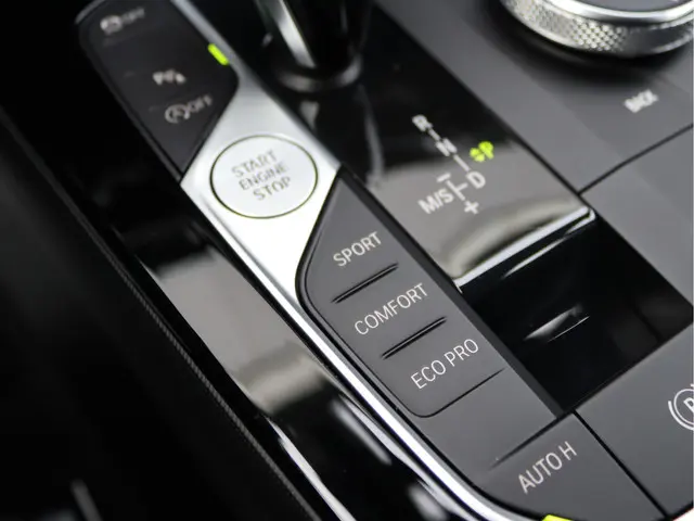 BMW 1 Serie 118i Business Edition 2022 Benzine 45