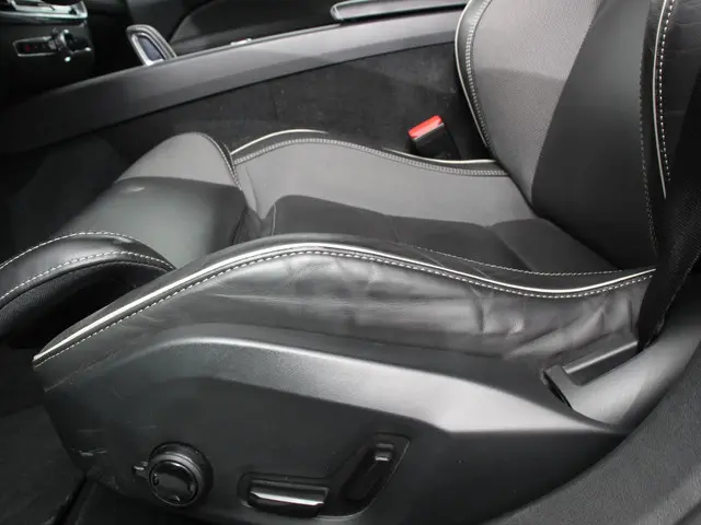 Volvo V60 2.0 B4 R-Design 2022 Benzine 22