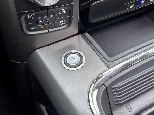 Dodge Ram 1500 5.7 V8 4x4 Quad Cab 6'4 Sport 2018 LPG/Gas 27