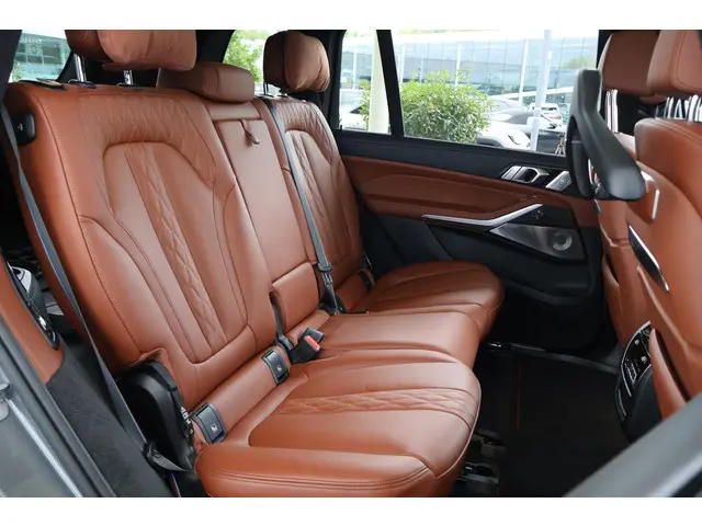BMW X7 xDrive40i 2023 Benzine 9