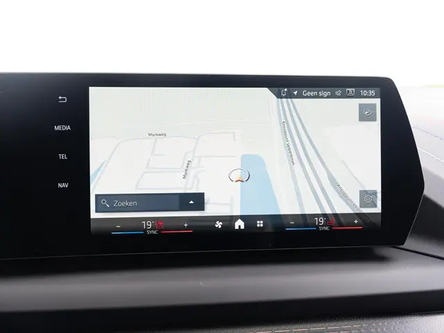 BMW 1 Serie 120 2025 Benzine 39